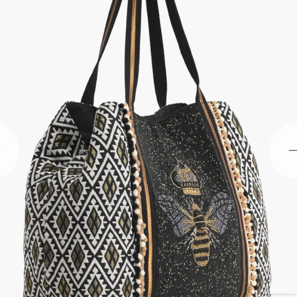 New w/o tags🌸🌸America & Beyond Canvas Bee Glam Hand Beaded Tote Bag
